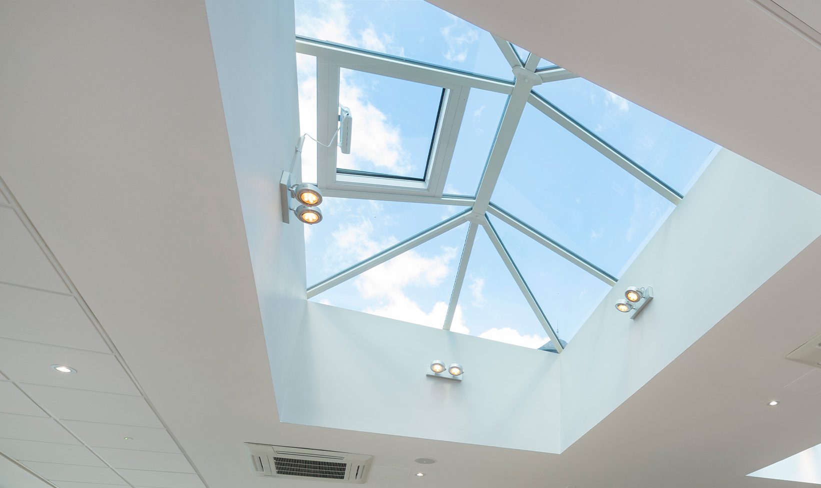 Energy Efficiency and Elegance: The Benefits of Stratus Lantern Roofs