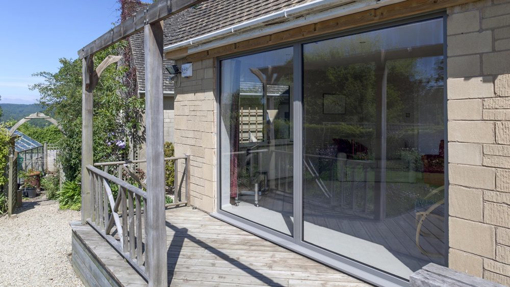 SM-028-010 slide-2000-porch